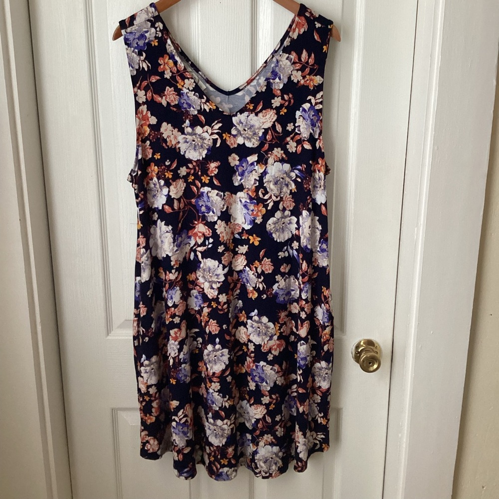MAURICES: 24/7 navy blue floral shift dress 1X
